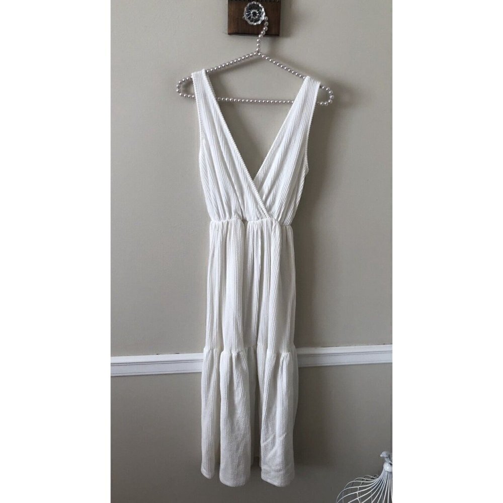 Caution to the Wind Womens Size Medium White Midi Dress Sleeveless Tiered Ribbed